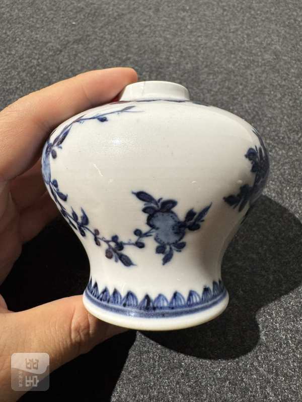 清乾隆 青花三多纹小尊 - 图5
